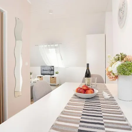 Erlengrund 7 Anker * Pelzerhaken